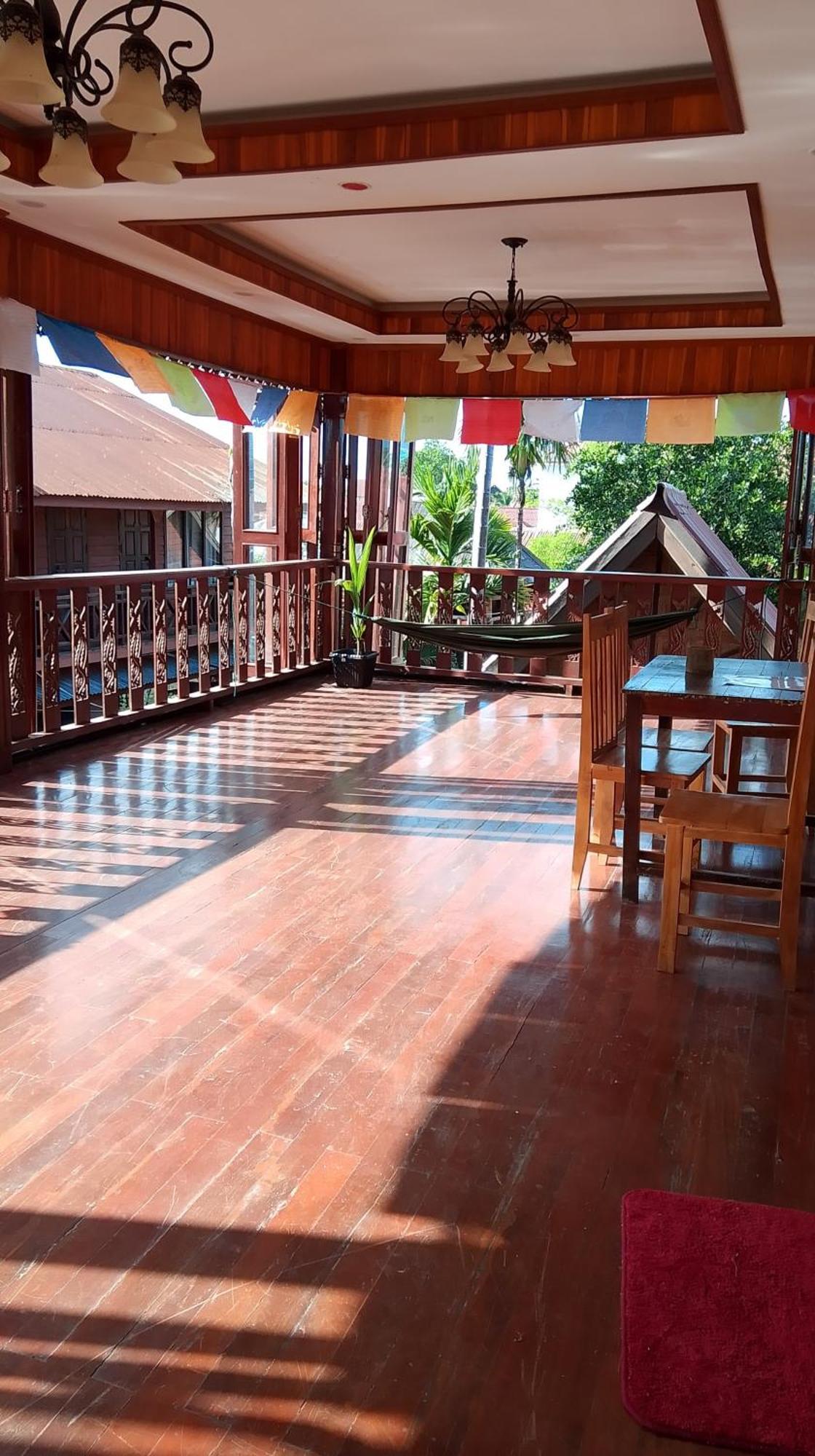 Nakasong Tibet Restaurant And Hostel מראה חיצוני תמונה
